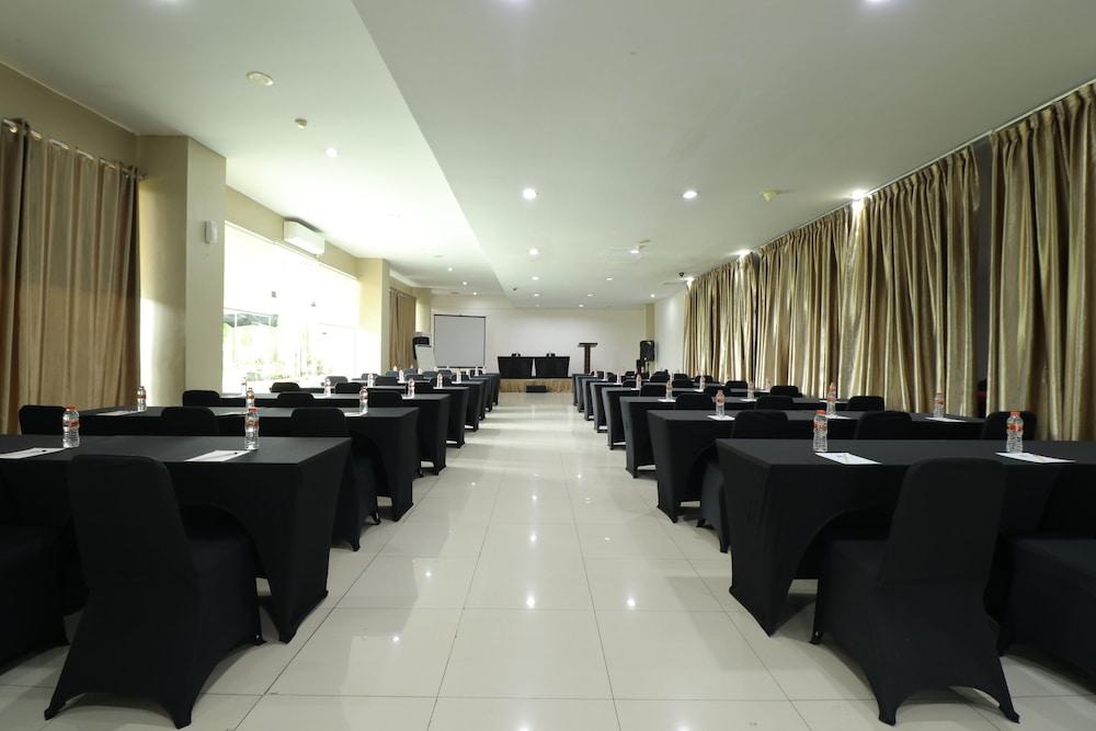 Saka Hotel
